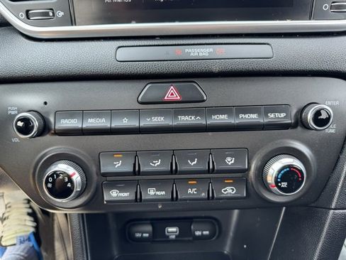 Used 2022 Kia Sportage LX image 20