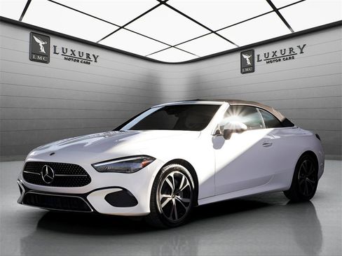 Used 2024 Mercedes-Benz CLE 300 4MATIC Cabriolet image 15