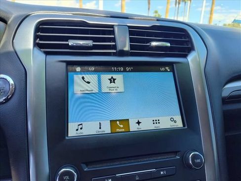 Used 2017 Ford Fusion SE w/ Equipment Group 201A FWD image 19