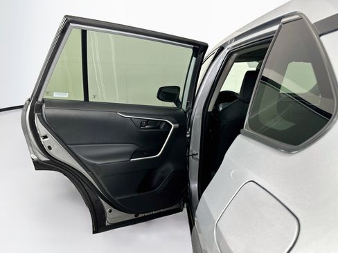 Used 2025 Toyota RAV4 LE AWD/4WD image 24