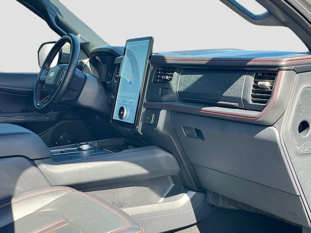 Used 2024 Ford Expedition Limited RWD image 32
