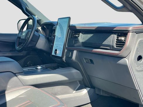 Used 2024 Ford Expedition Limited RWD image 32