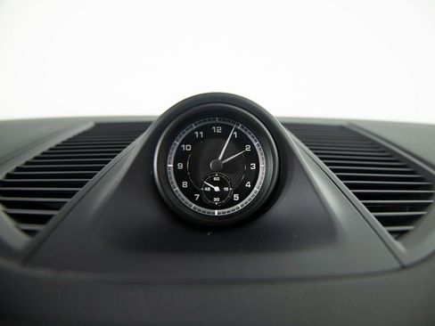 New 2026 Porsche Macan image 25