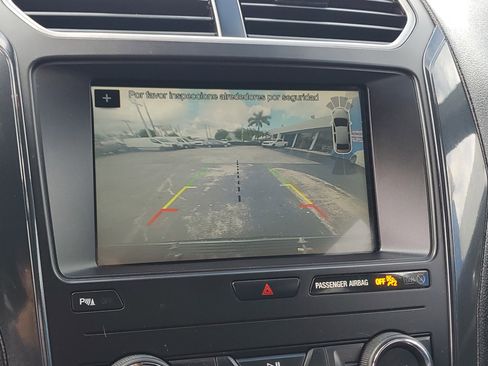 Used 2018 Ford Explorer XLT w/ Equipment Group 202A image 22