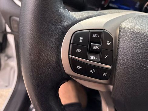 Used 2022 Ford Explorer XLT w/ Equipment Group 202A AWD/4WD image 54