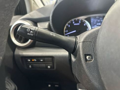 Used 2021 Nissan Versa S FWD image 16