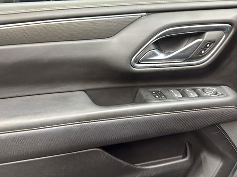 Used 2023 GMC Yukon XL AT4 image 12