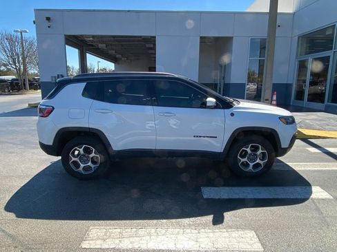 Used 2022 Jeep Compass Trailhawk image 9