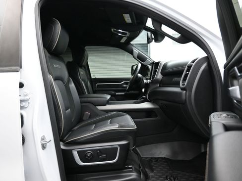 Used 2020 RAM 1500 Laramie w/ Sport Appearance Package AWD/4WD image 13