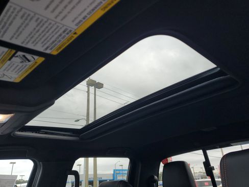 Certified 2025 Nissan Frontier PRO-4X w/ Pro Premium Package image 24