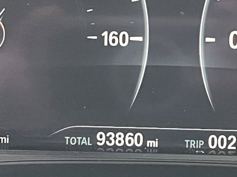 Used 2018 BMW 530i w/ Premium Package image 34