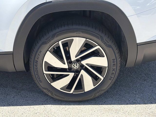 New 2026 Volkswagen Atlas SE FWD image 5