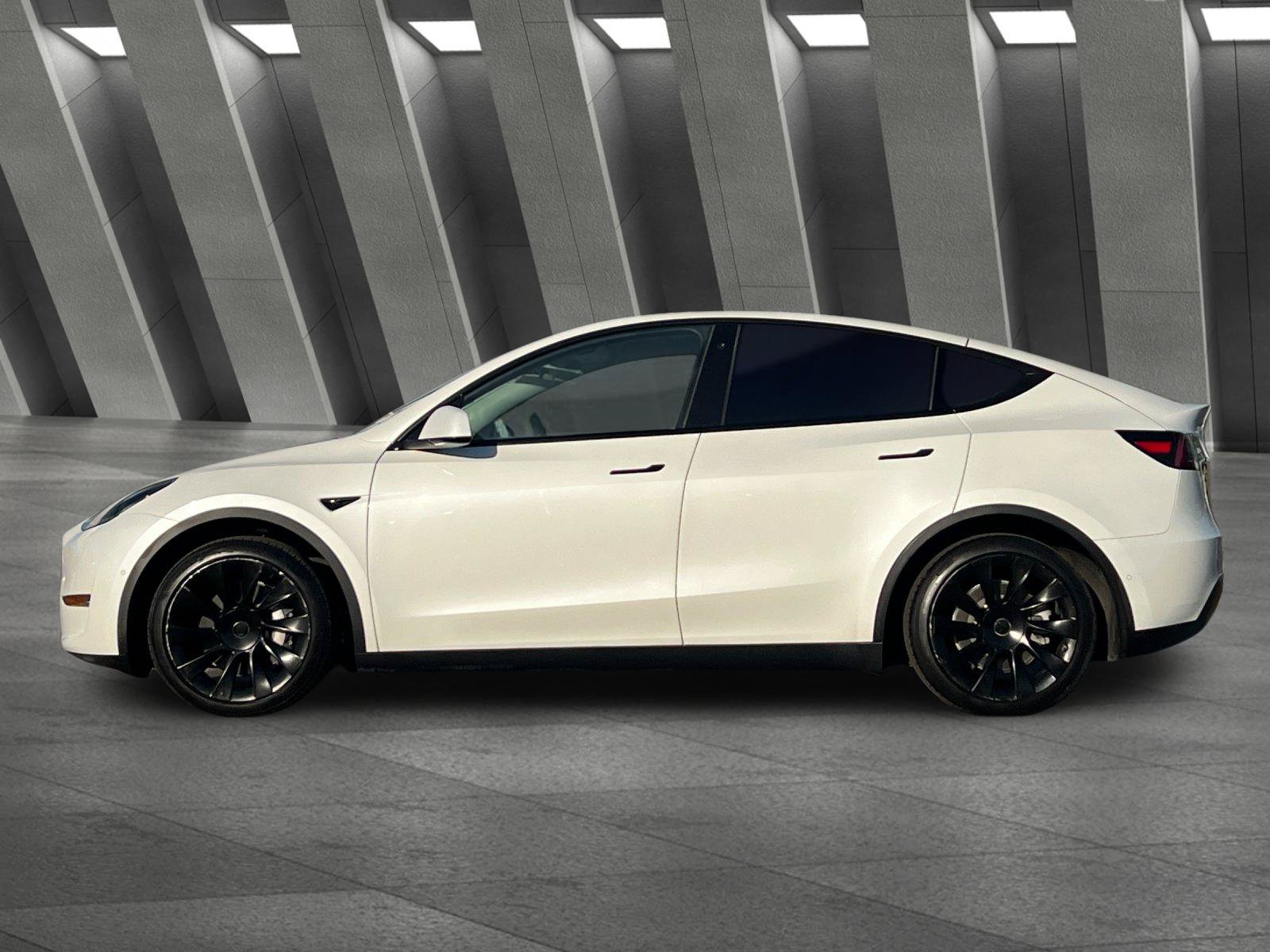 Used 2021 Tesla Model Y Long Range AWD/4WD image 7