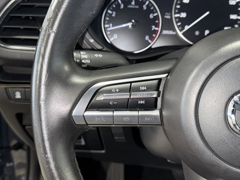 Used 2022 MAZDA MAZDA3 s image 22