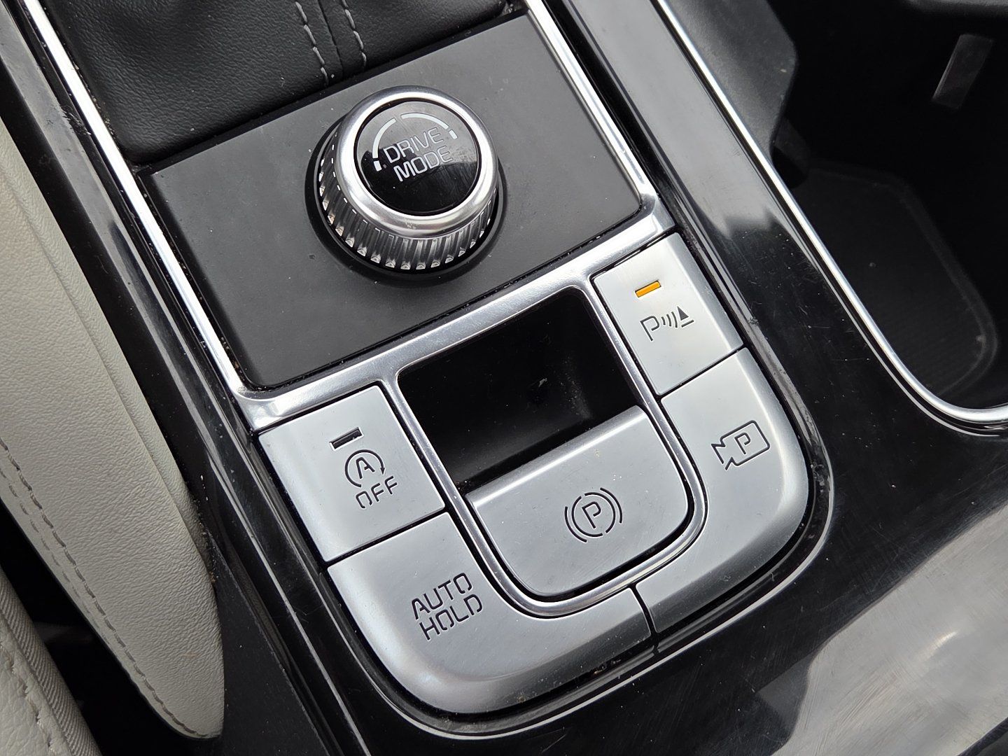 Used 2023 Kia Telluride SX FWD image 9