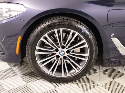 Used 2019 BMW 530e xDrive w/ Convenience Package image 19