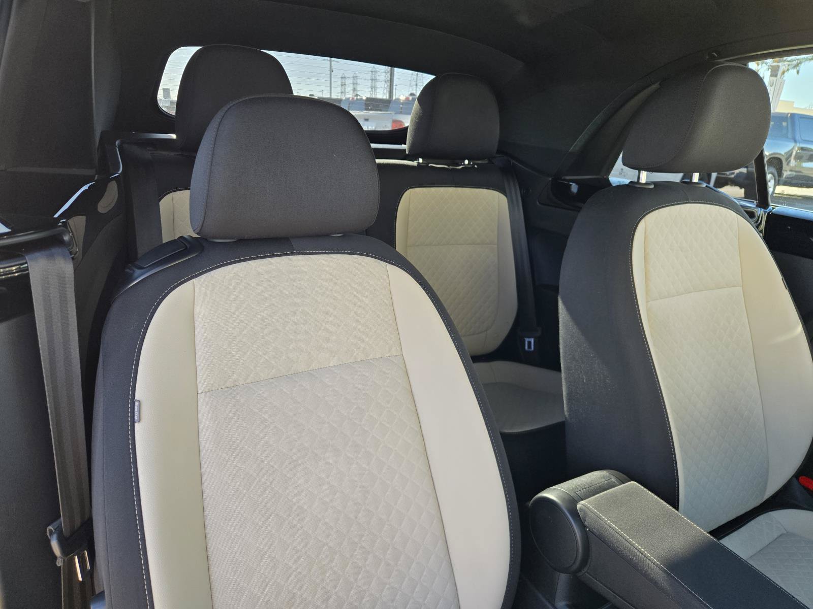 Used 2019 Volkswagen Beetle 2.0T SE FWD image 30