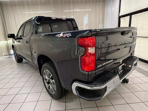 Certified 2024 Chevrolet Silverado 1500 LT AWD/4WD image 8