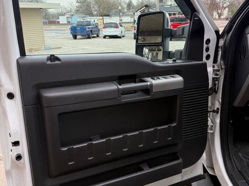 Used 2016 Ford F350 Lariat w/ Chrome Package image 10