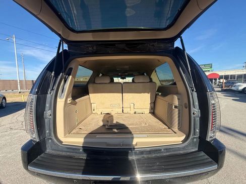Used 2012 Cadillac Escalade ESV Premium image 11
