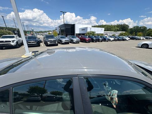 Used 2017 Dodge Charger SXT w/ Rallye Group RWD image 14