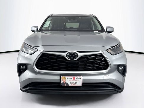 Used 2025 Toyota Highlander XLE AWD/4WD image 9