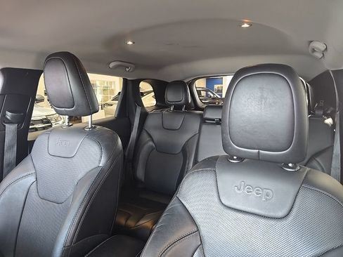 Used 2019 Jeep Cherokee Limited AWD/4WD image 27