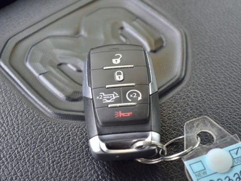 Used 2025 RAM 1500 Laramie AWD/4WD image 26