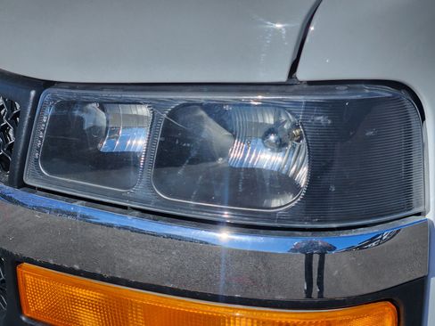 Used 2024 Chevrolet Express 2500 w/ Driver Convenience Package image 6