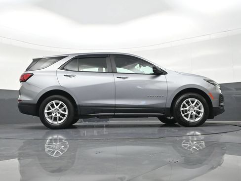 Used 2024 Chevrolet Equinox LS FWD image 28