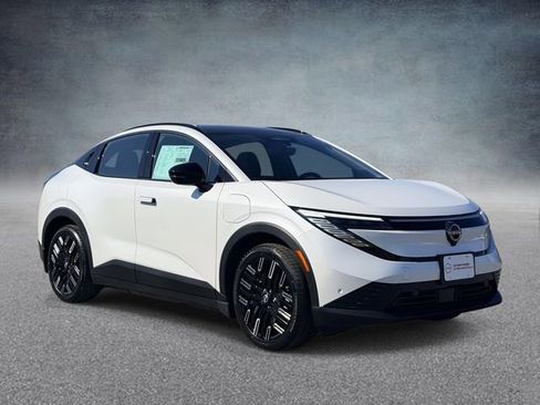 New 2026 Nissan Leaf Platinum+ w/ Cargo Package (Platinum+) FWD image 1