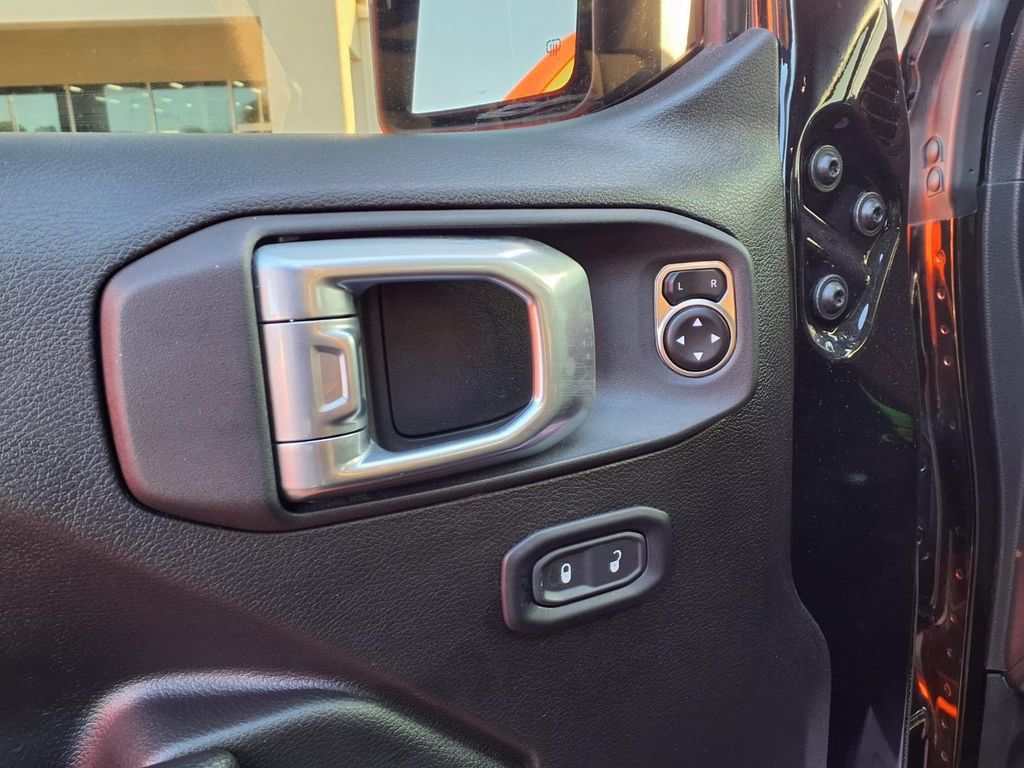 Used 2023 Jeep Gladiator Sport AWD/4WD image 13