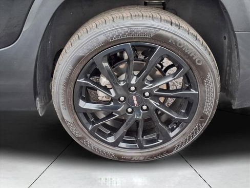 Used 2024 GMC Terrain SLE w/ Driver Convenience Package image 22