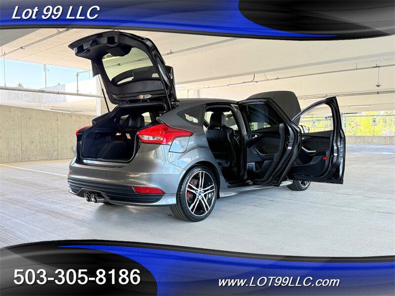 Used 2017 Ford Focus ST w/ Equipment Group 401A FWD image 30