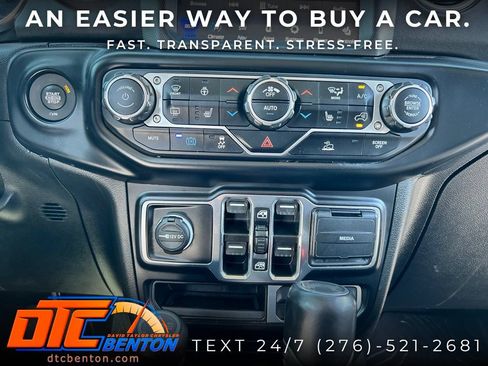 Used 2022 Jeep Wrangler Unlimited Sahara w/ Cold Weather Group AWD/4WD image 22