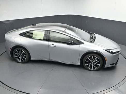 New 2025 Toyota Prius Plug-In Hybrid image 31