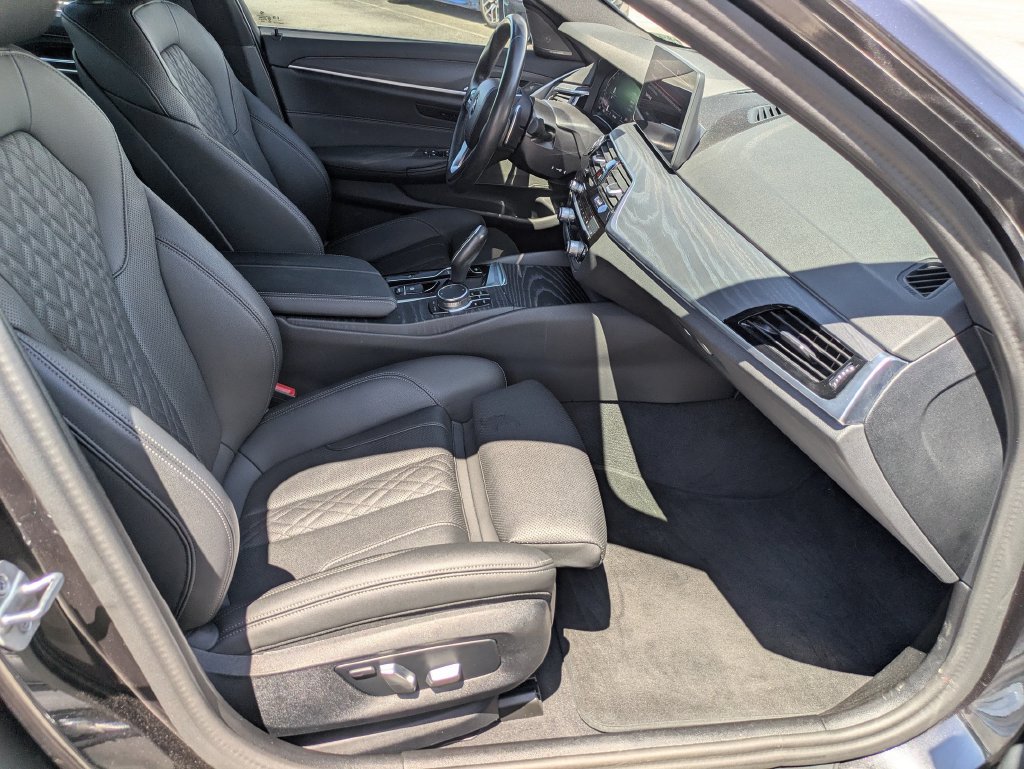 Used 2023 BMW 530i w/ Premium Package RWD image 22