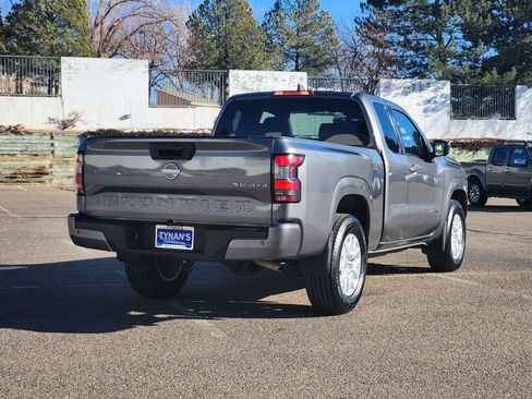 Used 2022 Nissan Frontier SV w/ Technology Package image 3