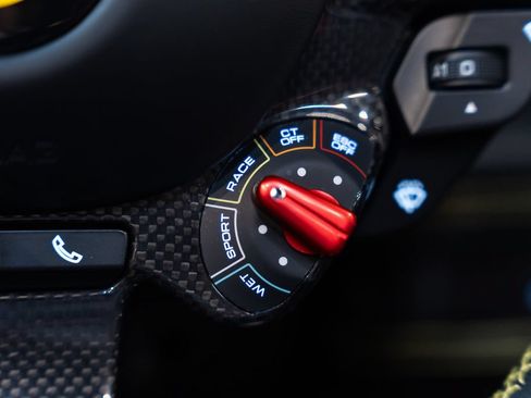 Certified 2021 Ferrari F8 Tributo RWD image 35