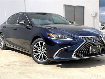 Used 2020 Lexus ES 300h w/ Premium Package