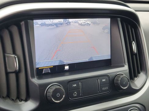 Used 2022 Chevrolet Colorado LT w/ Luxury Package image 18