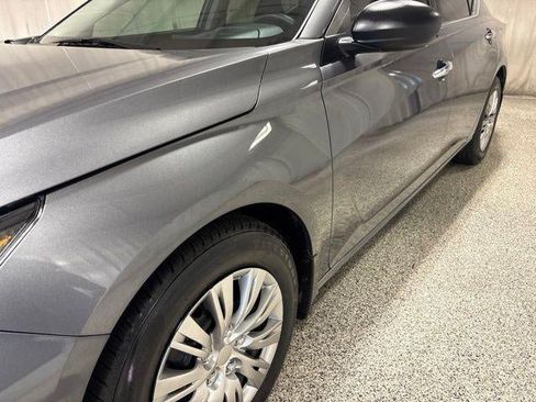 Used 2024 Nissan Altima 2.5 S FWD image 12