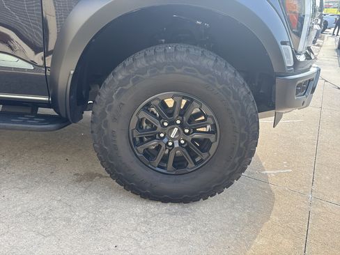 Used 2025 Ford F150 Raptor AWD/4WD image 13