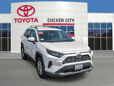 Used 2019 Toyota RAV4 LE w/ Carpet Mat Package AWD/4WD image 1