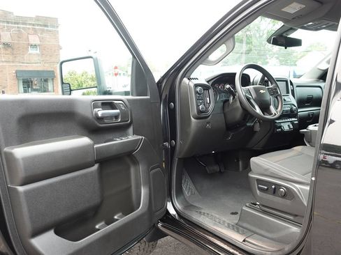 Used 2022 Chevrolet Silverado 2500 Custom w/ Custom Convenience Package AWD/4WD image 14