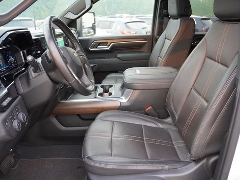 Used 2024 Chevrolet Silverado 3500 High Country w/ High Country Premium Package AWD/4WD image 5