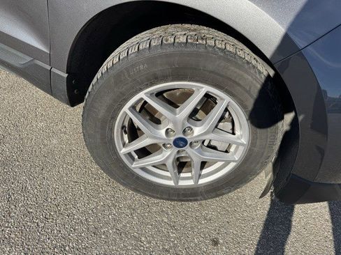 Used 2021 Ford Edge SE image 34