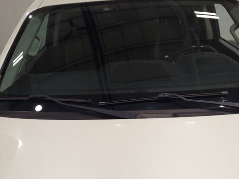 Used 2017 Nissan Titan S AWD/4WD image 5