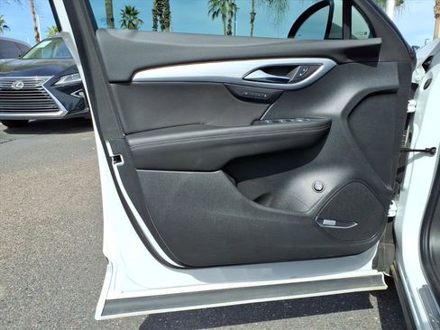 Certified 2025 Buick Envision Avenir image 18