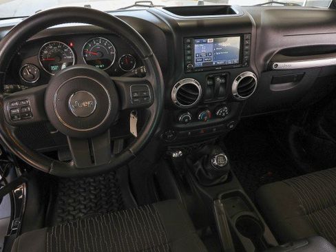 Used 2012 Jeep Wrangler Rubicon w/ PWR Convenience Group AWD/4WD image 22